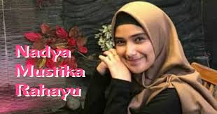 Beberapa waktu yang lalu, istri rizky da , nadya mustika rahayu diisukan tengah hamil anak pertama. Biodata Nadya Mustika Rahayu Istri Rizki Ridho Da Biografi Profil Biodata
