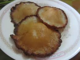 Pembuat kuih akok ini berasal dari pattani, thailand. Kuih Orang Kelantan