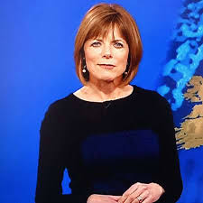 Louise lear is looking beautiful on bbc weather and now, she has got her hair up! Louise Lear