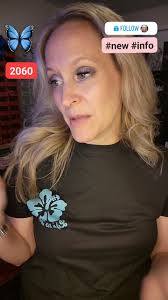 Ramee Jewel Bombshell added a new...