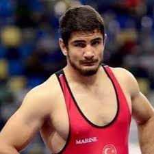 Ankara aski̇ spor kulübü'nün sporcusudur. Taha Akgul Fun Taha Fun Twitter