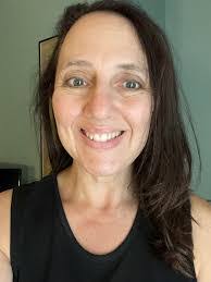 Jennifer Factor's Instagram, Twitter & Facebook