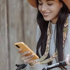 Amazon.com: Diaclara Clip and Go Phone Strap with Zipper Pouch- Stylish  Crossbody Adjustable Chain Lanyard with Leather Wallet for All Phones,  Black Pattern : Cell Phones & Accessories