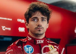 Former F1 champion Jacques Villeneuve continues to make bold statements  this off-season. 👀 #maxverstappen #redbullracing #lewishamilton  #scuderiaferrari VIA: [autosport]