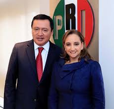 Mario ruiz massieu resigned from the case after two months and after president salinas stepped down. Claudia Ruiz Massieu Sostiene Reunion Con Senadores Electos Del Pri