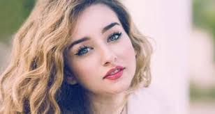 ونشرت هنا الزاهد، مقطع فيديو، من كواليس العمل، ظهرت فيه بالحجاب، وهو ما حاز إعجاب رواد صفحتها الذين أكدوا انتظارهم للمسلسل. Ù‡Ù†Ø§ Ø§Ù„Ø²Ø§Ù‡Ø¯ ØªØ±ØªØ¯ÙŠ Ø§Ù„Ø­Ø¬Ø§Ø¨ ÙˆØ§Ù„Ø¬Ù…Ù‡ÙˆØ± ÙƒØ¯Ù‡ Ø£Ø­Ù„Ù‰ Ù„Ù‚Ø·Ø§Øª