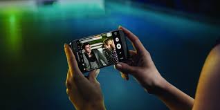 The successor to last year's galaxy s7 edge, the galaxy s8+ comes with a dual edge curved display, something samsung calls infinity display, with very thin bezels. Samsung Galaxy S8 Plus Version Soll Angeblich Ein 6 Zoll Display Besitzen