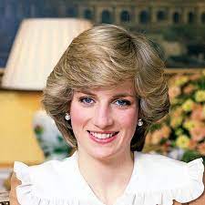 Diana was born to an aristocratic family with links to the royal family. 10 Curiosidades Sobre A Princesa Diana Revista Glamour Lifestyle