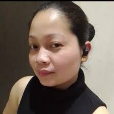 Nakaka bother tong si River!! Kahit tapos na ang PBB my lapel paring dala!  😳