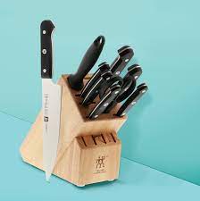When shopping for kitchen knives, you'll find an immense array of sizes, shapes and materials ranging in price from a few dollars to a few hundred dollars. 12 Best Kitchen Knives Top Rated Cutlery And Chef Knife Reviews