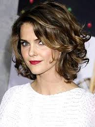 Side swept fringe will flatter your forehead. Pin En Hair