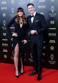 Facts about anna lewandowska, robert lewandowski's wife. Robert Lewandowski Wife Bayern S Champions League Star Is Married To Stunning Athlete Football Sport Express Co Uk