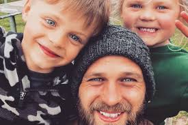 Jamie Dunne's Instagram, Twitter & Facebook