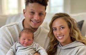 JUST IN: Mahomes' Third Child, GOLDEN RAYE, Makes an Adorable Picture  Perfect Entrance, Shared by Proud Parents Patrick Mahomes and Brittany  Mahomes  https://usavarieti.com/just-in-mahomes-third-child-golden-raye-makes-an-adorable-picture-perfect  ...