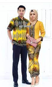 Bagian tubuh kali ini akan kita bentuk dengan pola yang sederhana, dengan model berbentuk putra. Baju Kebaya Couple Set Bulletin Board Preorders On Carousell