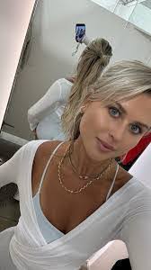 Kimberly Ramsay's Instagram, Twitter & Facebook