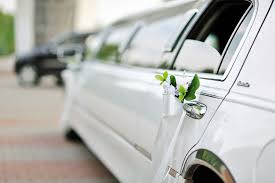 We At Amore Limousines Offer Affordable Wedding Car Hire Sydney Package That Will Allow You To Feel C Wedding Limo Wedding Limo Service Wedding Transportation