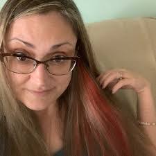 Anne Applegate's Instagram, Twitter & Facebook