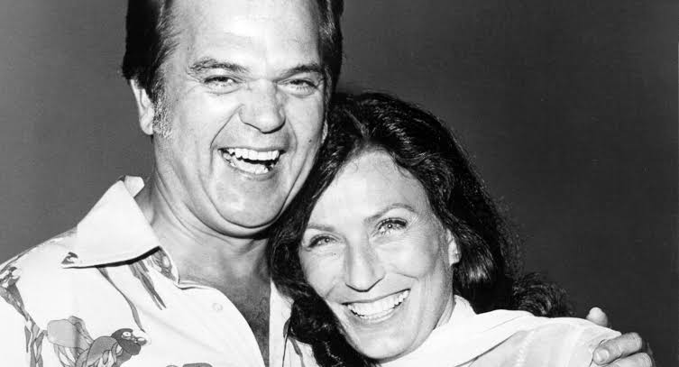 1971 Heartbreaker Became First No. 1 for Legendary Duo 55 Years Ago Today - Parade