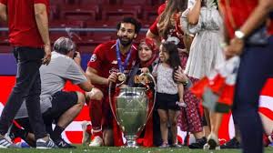 لاعب كرة قدم دولي مصري. Ù…Ø­Ù…Ø¯ ØµÙ„Ø§Ø­ ÙŠØ­Ø¯ Ù…Ù† ÙƒØ±Ø§Ù‡ÙŠØ© Ø§Ù„Ù…Ø³Ù„Ù…ÙŠÙ† ÙÙŠ Ù„ÙŠÙØ±Ø¨ÙˆÙ„ Bbc News Ø¹Ø±Ø¨ÙŠ