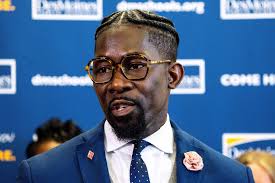 MR. MOM FINALLY GETS IT ALL