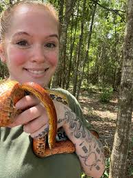 It's wishlist Wednesday! The ever so silly and ever so ornery Blizzard is  popping in with some special requests from our Amazon wishlist! 🦊 We are  in DESPERATE need of 1in hardware