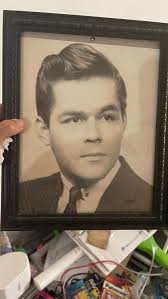 Can anyone bring this photo to life please He's my nieces father who died  at a young age. Thank you