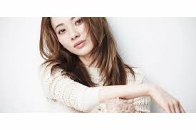 元宝塚雪組トップ娘役・夢白あや、結婚を発表「このご縁を大切 ...