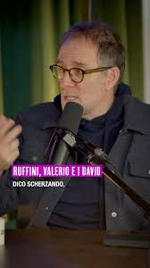 Finalmente Valerio Mastandrea ha avuto modo di chiarire lo sfottò di  Ruffini ai tempi dei David di Donatello. 🤝🏻 , La versione integrale di  questa puntata di Supernova è disponibile su YouTube, ...