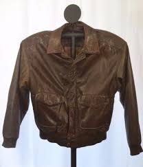 In Excellent Condition 26 Long 22 Arm Pit To Arm Pit Measurement And The Sleeve Length Brown Leather Bomber Jacket Leather Bomber Black Leather Jacket Men