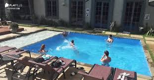 Enquanto as férias não acabam, as irmãs alice e malu convidam a coleguinha madu para um novo desafio da piscina. Casais Jogam Bobinho Na Piscina Da Mansao Power Couple Brasil 5 Vem Conferir Votar Enquete Power Couple Brasil 5