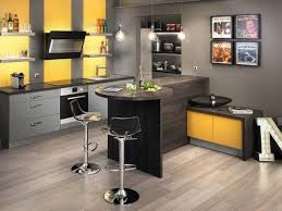 Ilot De Cuisine Arrondi 10 Modeles Pour S Inspirer Cuisine Jaune Ilot Cuisine Bar Cuisine