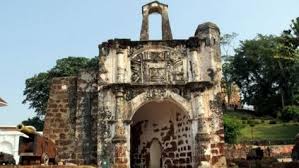 Bangunan bersejarah di malaysia yang sangat menakjubkan ini berdiri megah di depan dataran merdeka. 7 Bangunan Bersejarah Di Malaysia Ideas Strait Of Malacca Malaysia Places To Visit