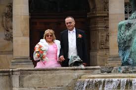 1 source for hot moms, cougars, grannies, gilf, milfs and more. Jawort Mit 70 Warum Carmela La Rocca Den Richtigen Erst Spat Fand Minden Mindener Tageblatt