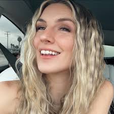 Alexia A (@AlexiaAofficial) • Facebook