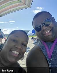 Kisha Ross & Ian Ross Where's Them Kids Food-stamps BIG-BACKS?????? :  r/independentshanika