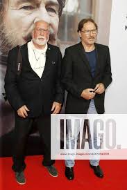 Götz George mit Bruder Jan George bei der Filmpremiere des ARD Films George  im Kino Babylon