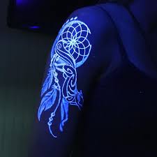 Admittedly though, they have some huge drawbacks. These 22 Awesome Glow In The Dark Tattoos Will Make You Want Uv Ink