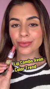 Lip combo da @Avon Brasil color trend 🤎 Usei o lápis Kiss na cor ao leite  e o batom Kiss Hydra na cor chocolate ao leite e eu amei e vocês ? .  #lipcombo #avon #batomavon #colortrend #colortrendavon ...