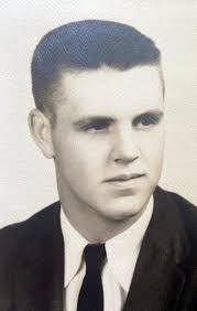 Robert Reetz's Instagram, Twitter & Facebook