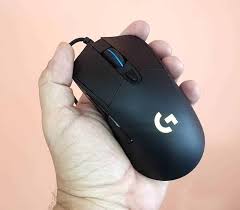 Quickly personalize your gear per game. Logitech G403 Mouse Review More Accurate Sensor At An Affordable Price Olhar Digital