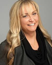 Linda Piro's Instagram, Twitter & Facebook