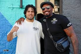 Gilberto 'Zurdo' Ramirez Adds Malik Scott To His Corner