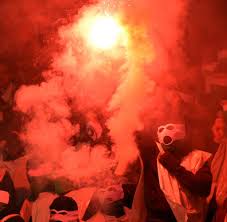 Later in match they made a good pyro show from their ultras sector. Offener Brief Hannover Kritisiert Fans Wegen Schlechter Stimmung Welt