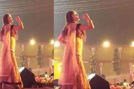 Sapna Choudhary Sets The Stage On Fire With Her Hot Thumkas On Hatt Ja Tau Song During Bihar Event Watch Dance Video India Com
