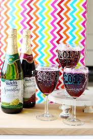 Diy New Year S Wine Glasses Sugar Bee Crafts Wine Glass Crafts Diy Wine Glasses New Years Eve Decorations
