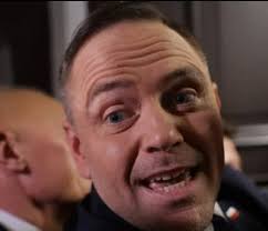 Interpretując orzeczenie TSUE nawrocki nie jest prezydentem.Został  zaprzysiężony przez holownię niezgodnie z prawem,z naruszeniem  Konstytucji,zgodnie z którą o ważności wyboru decyduje Sąd Najwyższy a nie  jakaś tam izba kontroli, która działa nielegalnie❗