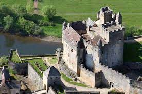 Do you need to book in advance to visit chateau de beynac? Photo Le Chateau De Beynac Le Chateau Du Film Les Visiteurs