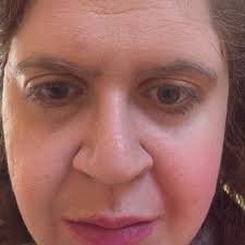 Who does stuffed crust pizza to go, that isn't from a fast food pizza  chain?