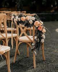 All of these pretty peach and coral flowers can be purchased online at our sponsor blooms by the box. Summer Wedding Colors To Refresh Your Hot Wedding